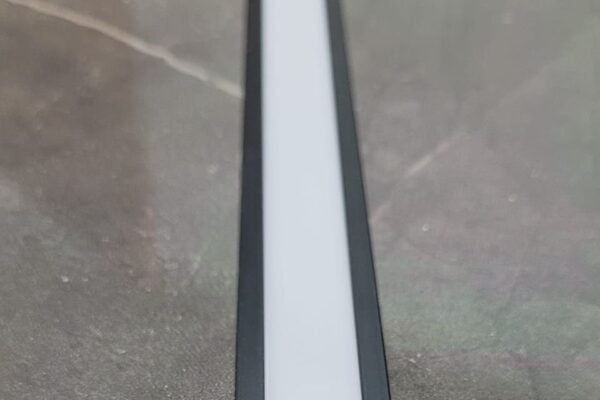 LED-lichtstrip met voorwaarts gerichte inzet