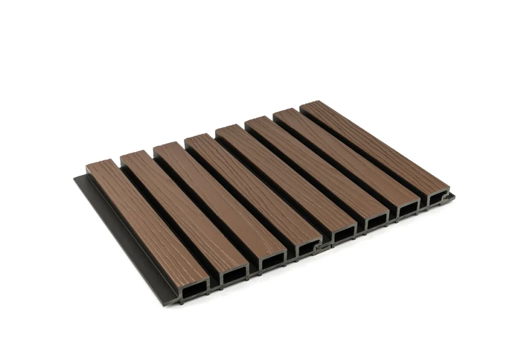 €28 p/st – MAHONIE Zwarte Strepen Gevelbekleding Composiet | 290 x 22 cm | Gevel | Tuin